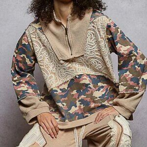 POL Half Zip Lace & Camo Top NWOT Med